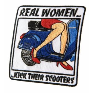 Aufnaeher "real women kick their scooters!"